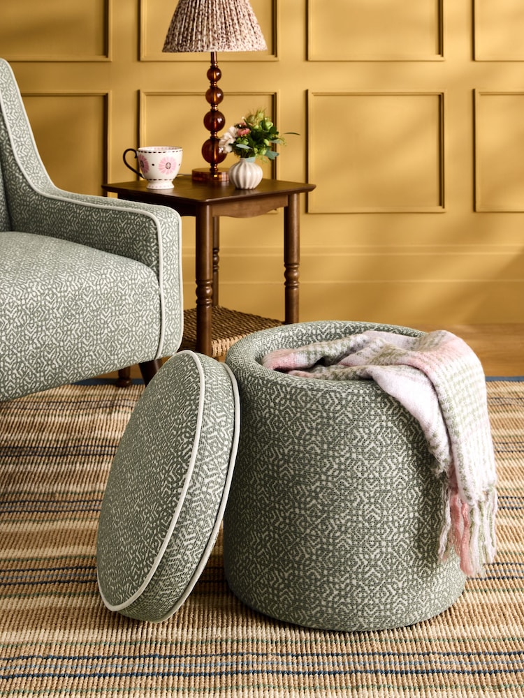 Nina Campbell Green Frame Rosebury Round Footstool - Image 2 of 7 Nina Campbell Green Frame Rosebury Round Footstool - Image 2 of 7