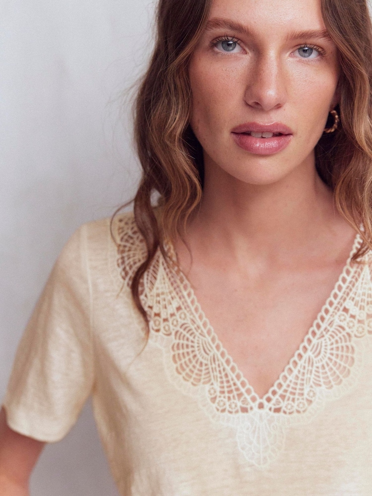 Boden Cream Tara Lace Trim Linen T-shirt - Image 2 of 5