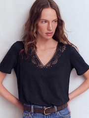 Boden Blue Tara Lace Trim Linen T-Shirt - Image 5 of 6