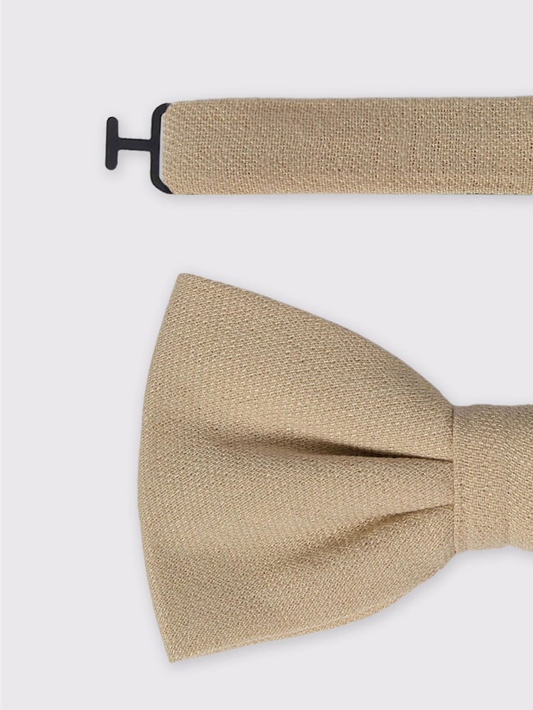 Antique Rogue Cream Linen Blend Bow Tie - Image 2 of 2 Antique Rogue Cream Linen Blend Bow Tie - Image 2 of 2