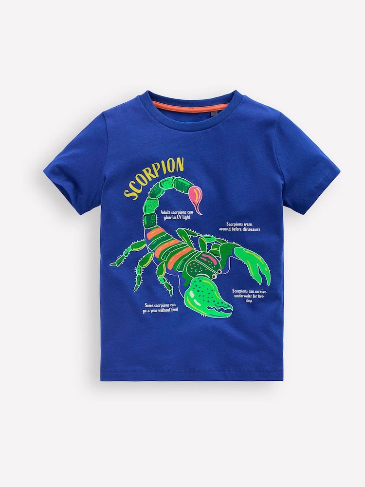 Lys blå skorpion - Boden T-skjorte som lyser i mørket - Bilde 1 av 3