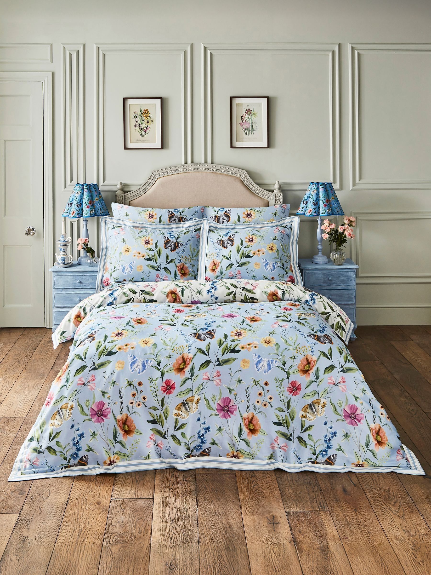 Spring Meadows Reversible Duvet Set Super King Blue   - Image 2