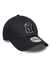 New Era Black Outline 9Forty New York Yankees Cap - Image 4 of 6