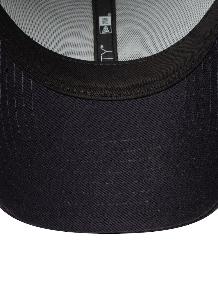 New Era Black Outline 9Forty New York Yankees Cap - Image 6 of 6