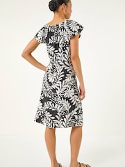 أسود - فستان انسيابي مطبوع بكشكشة من Roman - Image 3 of 5