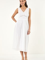 Blanco - Roman Seersucker V-Neck Midi Dress - Imagen 2 de 5