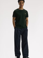 Зеленый - Футболка с контрастной отделкой и логотипом Fred Perry - Изображение 2 5