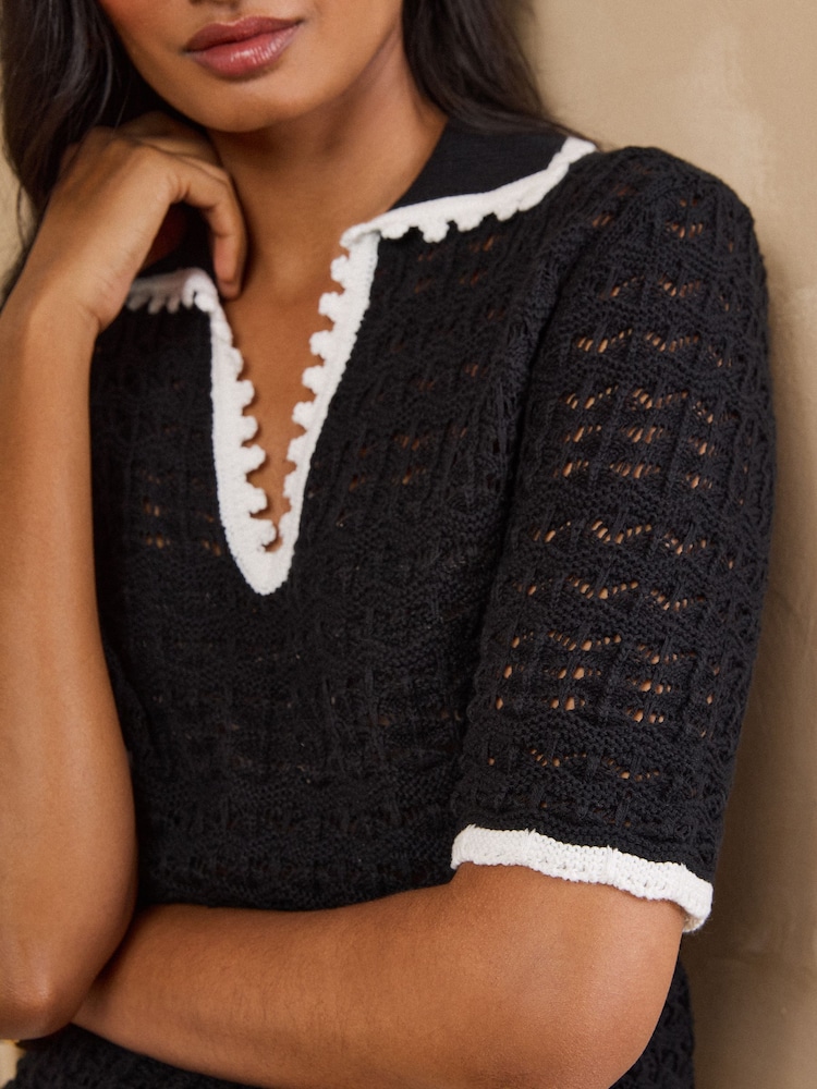 Love & Roses Crochet Style V-Neck Short Sleeve Collared Top - صورة 2 من 5