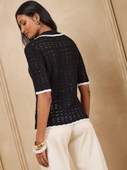 Love & Roses Crochet Style V-Neck Short Sleeve Collared Top - صورة 5 من 5