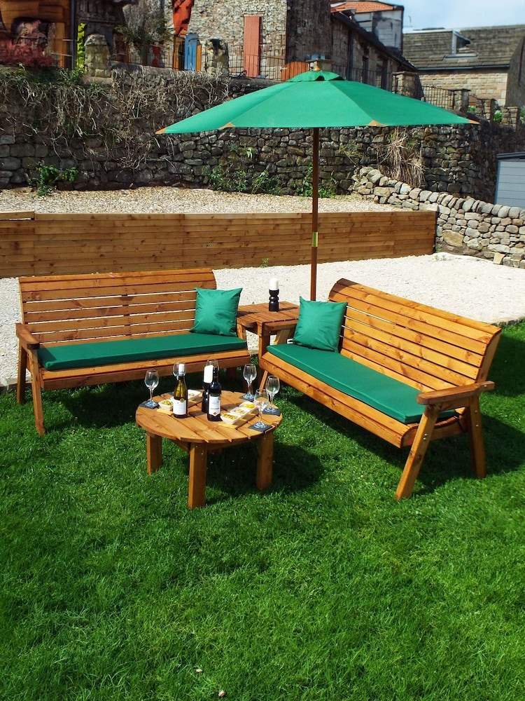 Charles Taylor Brown 6 Seater Balmoral Garden Corner Set With Round Coffee - Image 1 of 8