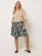 Yours Curve Black Jersey Shorts - Image 2 of 5