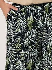 Yours Curve Black Jersey Shorts - Image 4 of 5