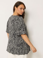 Yours Curve Black Pleated Front Swing Top - Image 3 of 5