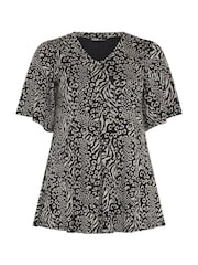 Yours Curve Black Pleated Front Swing Top - Image 5 of 5