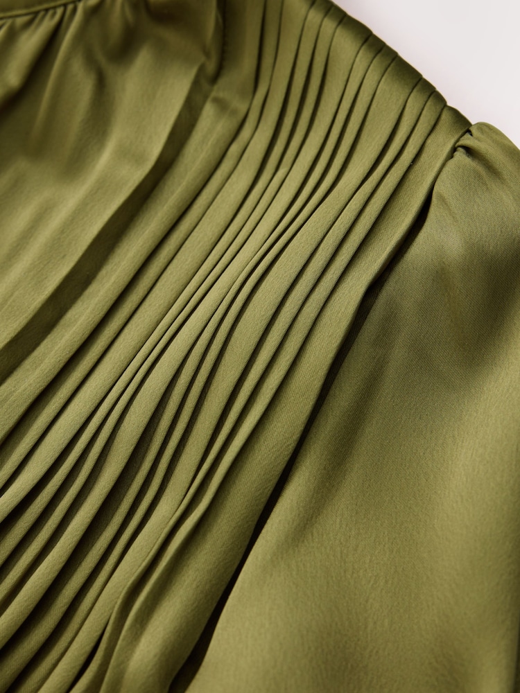أخضر - CERENE Long Sleeve High Neck Satin Blouse - صورة 10 من 10
