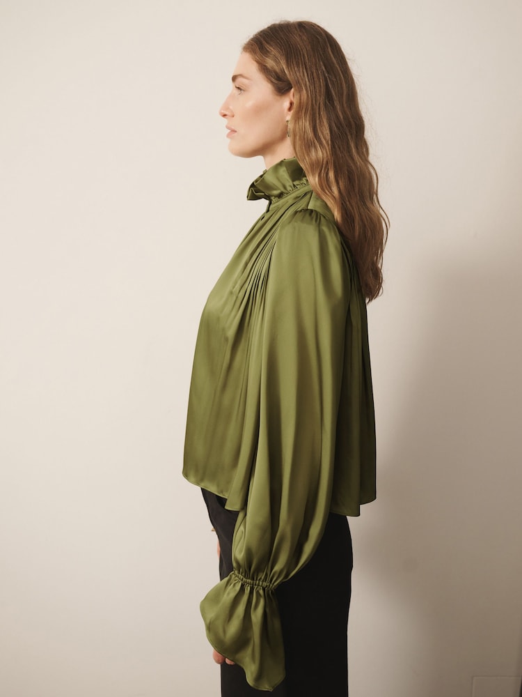 أخضر - CERENE Long Sleeve High Neck Satin Blouse - صورة 2 من 10