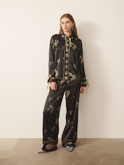 Black Precoius Ditsy Floral Print - CERENE Cerenity Floral Print Satin Shirt - תמונה 1 מתוך 11