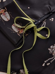 Black Precoius Ditsy Floral Print - CERENE Cerenity Floral Print Satin Shirt - תמונה 10 מתוך 11