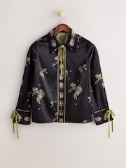 Black Precoius Ditsy Floral Print - CERENE Cerenity Floral Print Satin Shirt - תמונה 6 מתוך 11