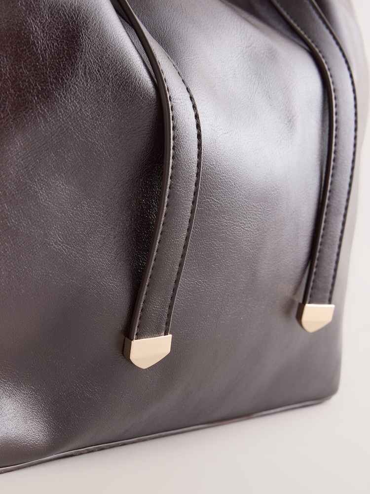 Burgunderrot - Large Pinched Shoulder Bag - Bild 2 von 5