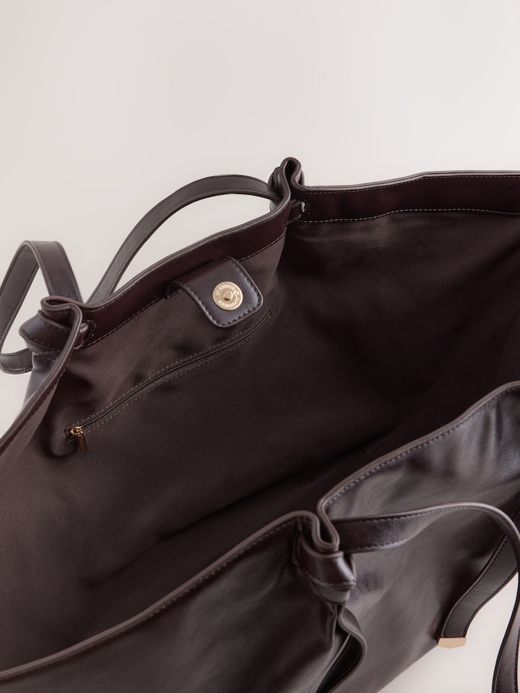 Burgunderrot - Large Pinched Shoulder Bag - Bild 5 von 5