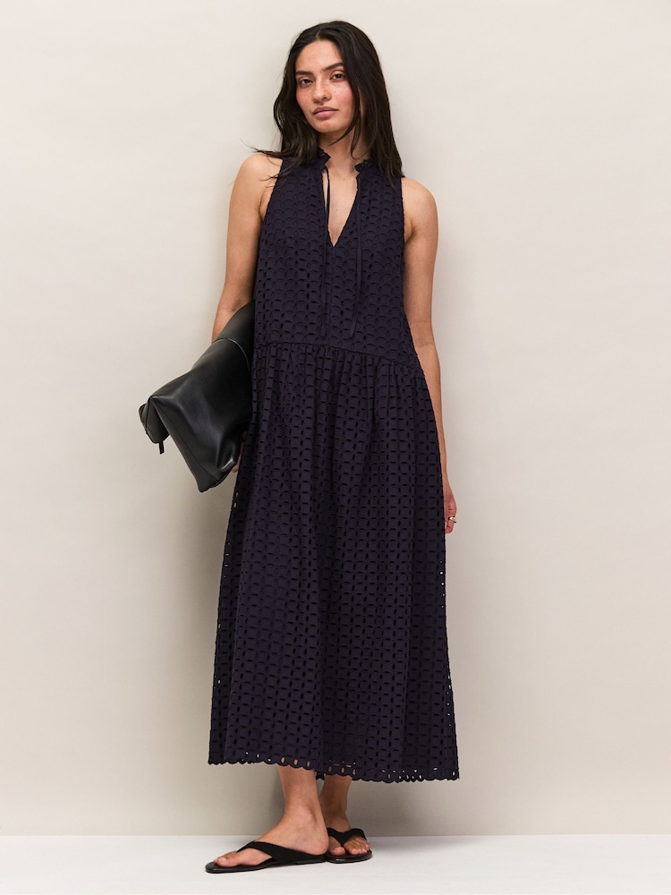 Ro&Zo Navy Broderie V-Neck Midi Dress - Imagen 1 de 6