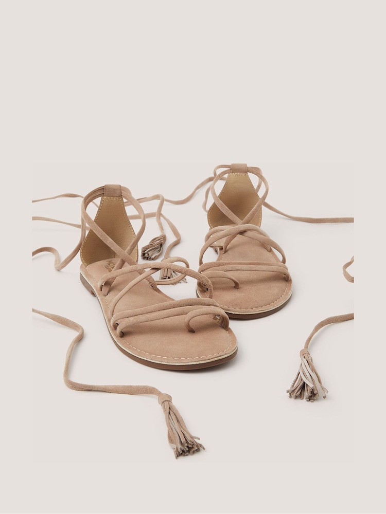 Monsoon Gia Tassel Strap Suede Sandals - Afbeelding 4 van 4 Monsoon Gia Tassel Strap Suede Sandals - Afbeelding 4 van 4