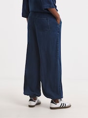 JD Williams Blue Lightweight Denim Balloon Leg Jogger Jeans - Image 2 of 4