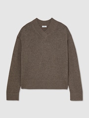 Reiss Dark Neutral Mari Wool-Cashmere V-Neck Jumper - Image 2 of 7