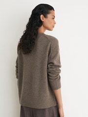 Reiss Dark Neutral Mari Wool-Cashmere V-Neck Jumper - Image 5 of 7