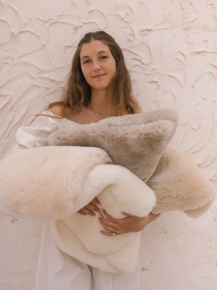BINIBAMBA Milk Sheepskin Snuggler Luxury Pram Liner - Image 5 of 5