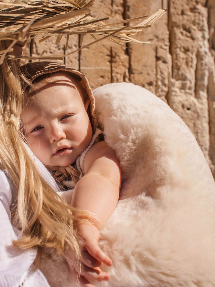 BINIBAMBA Milk Sheepskin Wrigglemat - Image 2 of 2