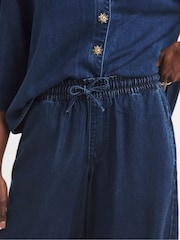 JD Williams Lightweight Denim Jogger Shorts - Imagen 4 de 4