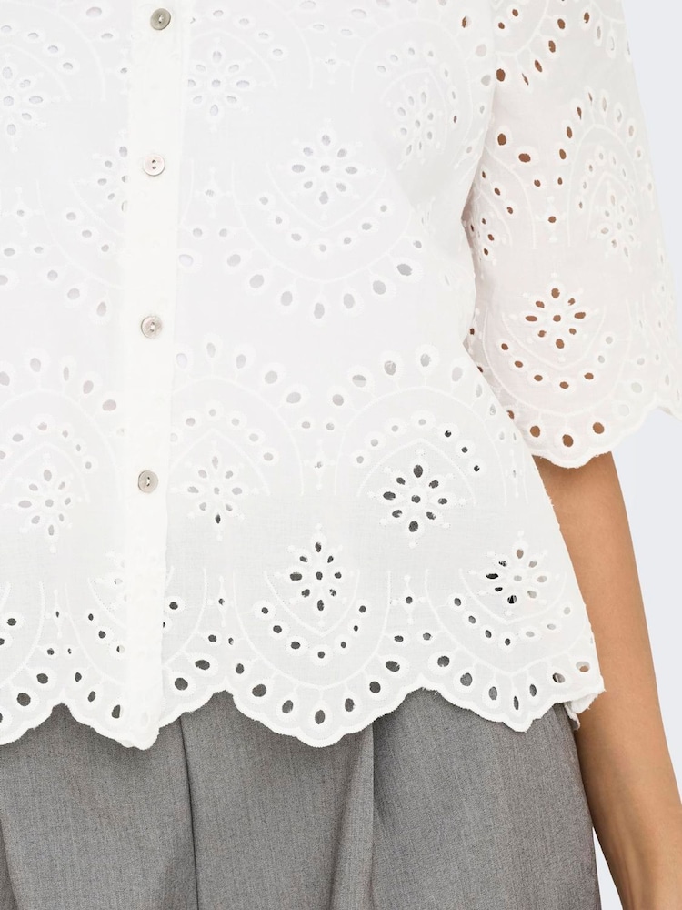 ONLY Short Sleeve Broderie Anglais Shirt - Obraz 2 z 6