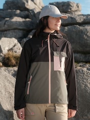 Sealskinz Black/Green Ashwellthorpe Waterproof Packable Jacket - Image 1 of 5