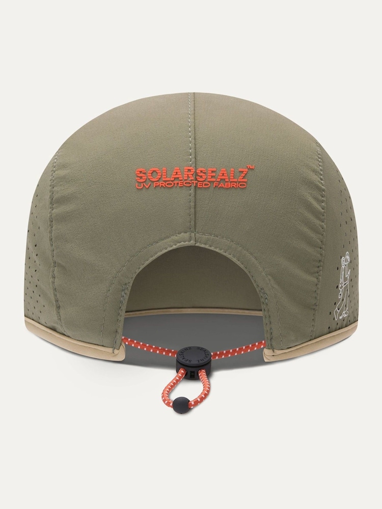 Sealskinz Green Shropham Lightweight Foldable Trail Cap - Image 3 of 3 Sealskinz Green Shropham Lightweight Foldable Trail Cap - Image 3 of 3