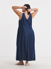 Simply Be Sleeveless Lightweight Denim Button Through Midi Dress - Imagen 2 de 4