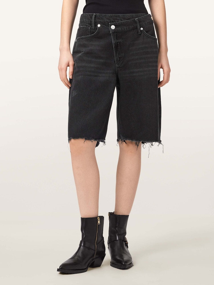 شورت بخصر متقاطع Aki من AllSaints - صورة 1 من 6