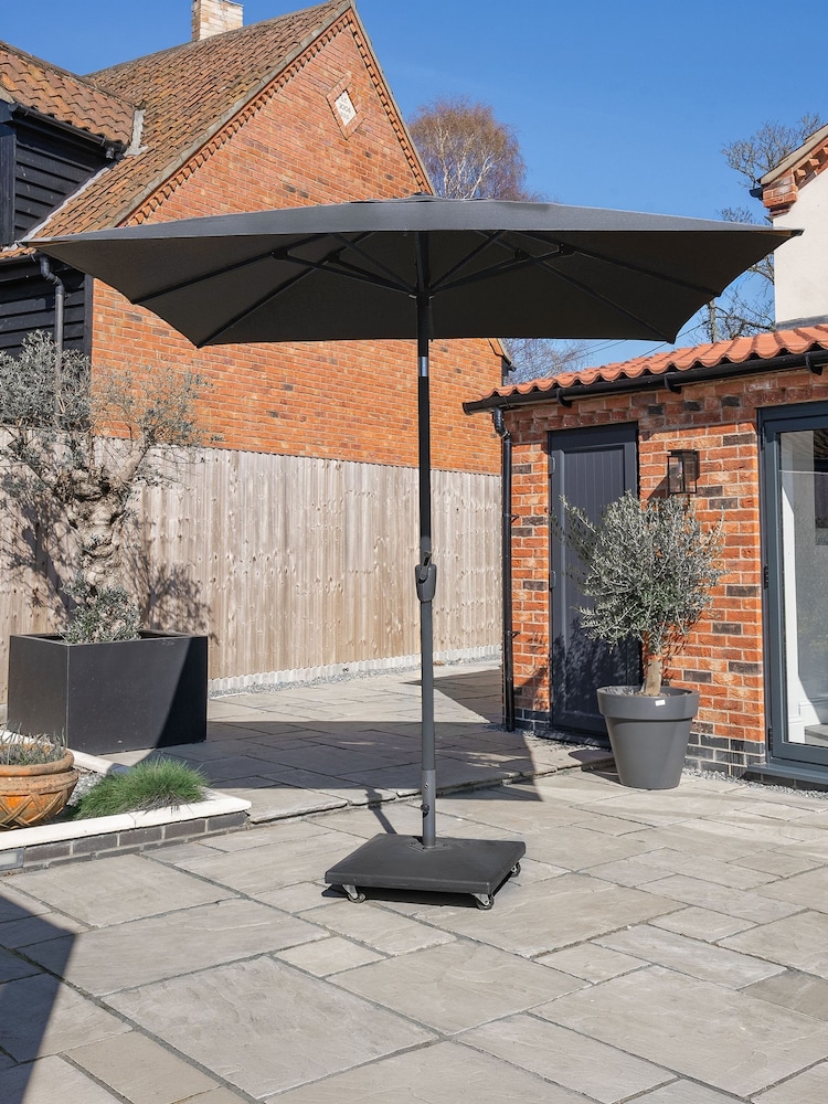 Royce Carbon Anthracite Grey Premium 2.5m Square Garden Parasol with LEDs - Image 1 of 6