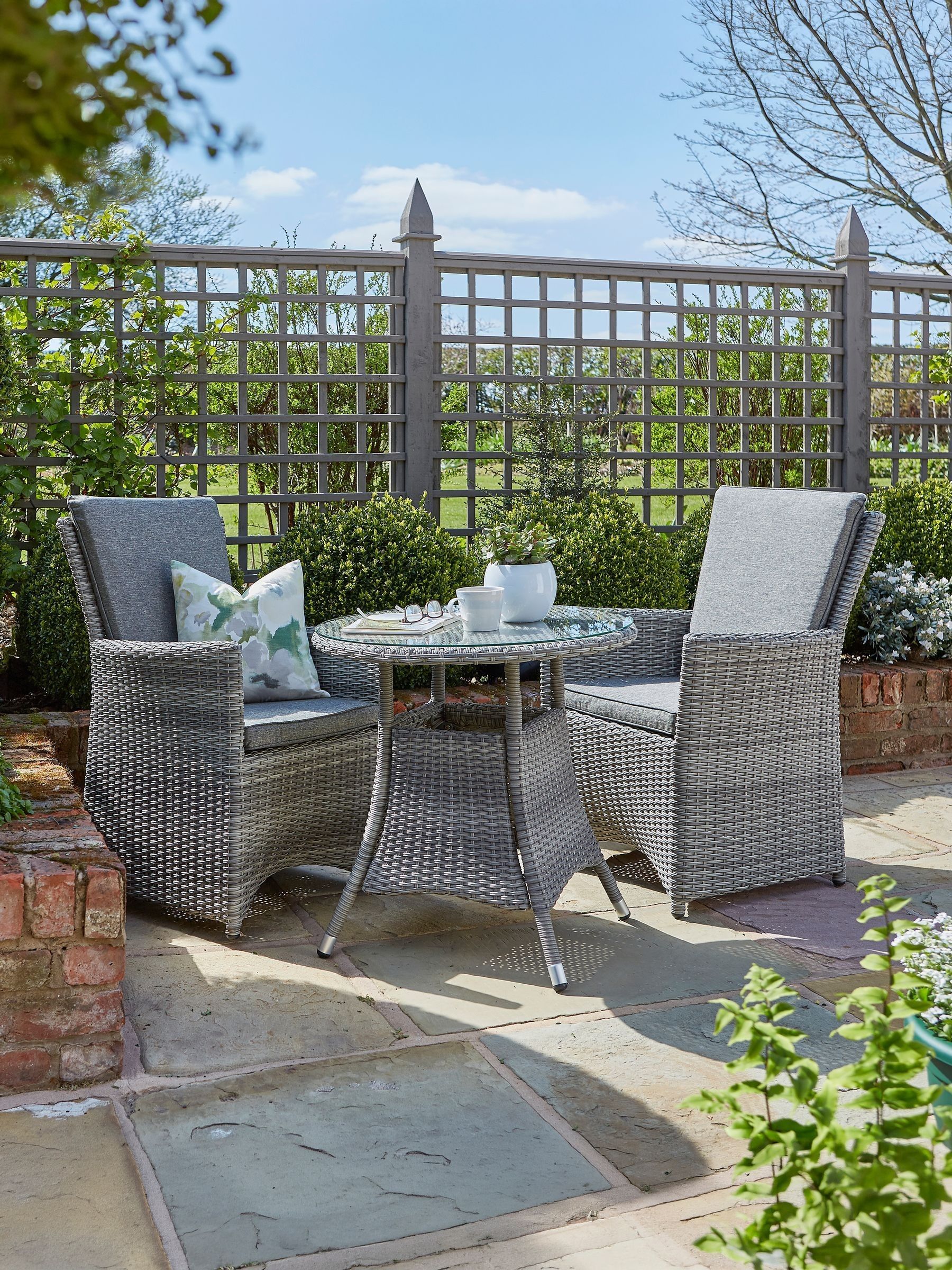 Norfolk Collection Burnham Grey Rattan 2 Seater Outdoor Bistro Set - Image 4