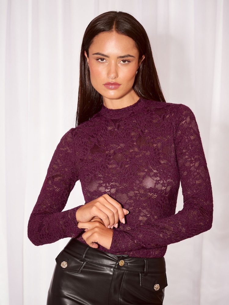 Morado ciruela - Top con cuello alto de encaje de Lipsy - Imagen 2 de 5