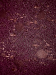 Morado ciruela - Top con cuello alto de encaje de Lipsy - Imagen 5 de 5