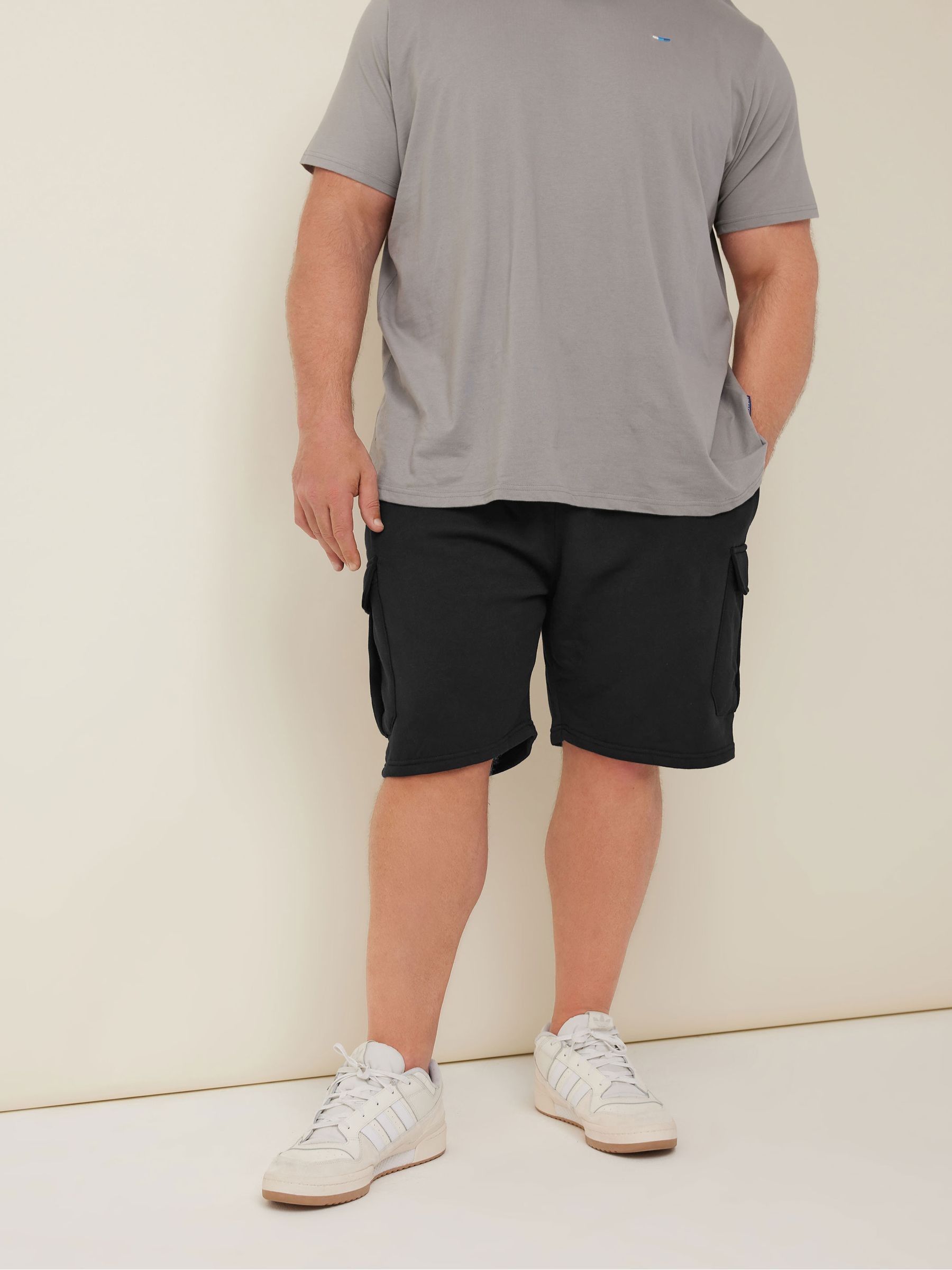 Badrhino Big & Tall Men's Black Essential Cargo Jogger Shorts - Image 3