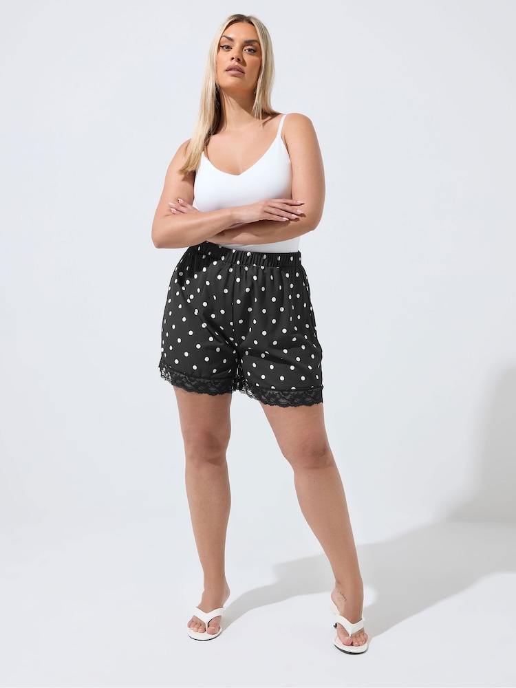 Yours Curve Black Limited Lace Hem Shorts - Image 2 of 5