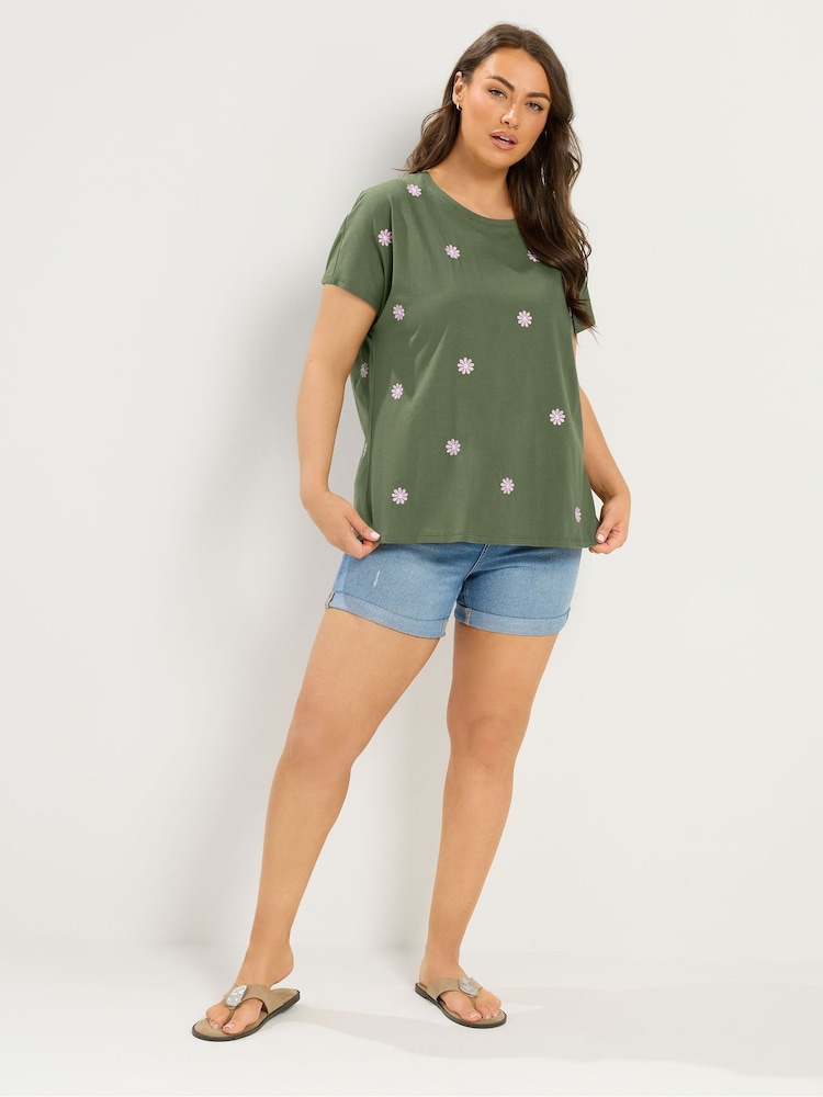 Yours Curve Green Daisy Embroidered Top - Image 2 of 5 Yours Curve Green Daisy Embroidered Top - Image 2 of 5