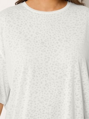 Yours Curve Natural Burnout Markings Oversized Top - Image 4 of 5