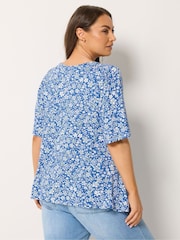 Yours Curve Blue Ditsy Pleated Swing Top - Image 3 of 5