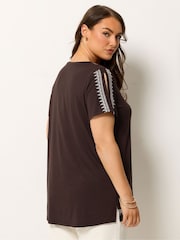 Yours Curve Brown Embroidered Detail T-Shirt - Image 3 of 5