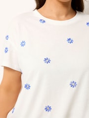 Yours Curve Cream Embroidered Daisy T-Shirt - Image 4 of 5