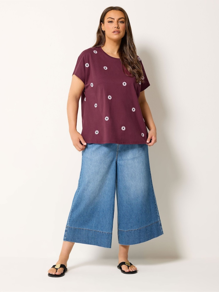 Yours Curve Red Daisy Embroidered Top - Image 2 of 5